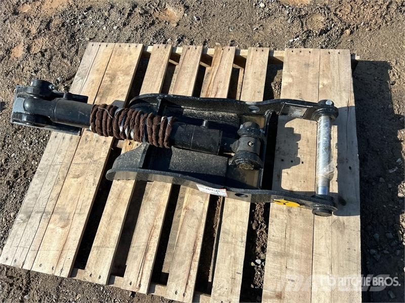 Dynamic Entities 50CL 11 in Excavator Thumb - Fits Cat 305 Kanalak