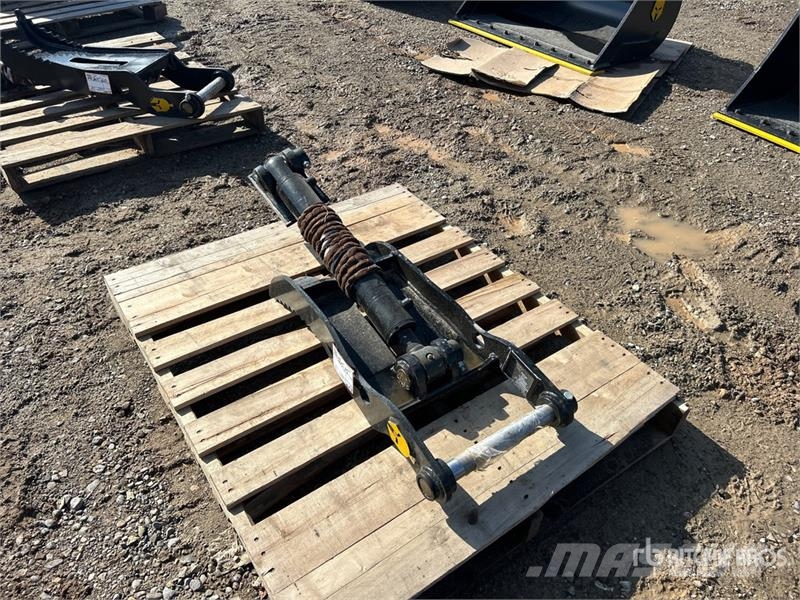 Dynamic Entities 50CL 11 in Excavator Thumb - Fits Cat 305 Kanalak