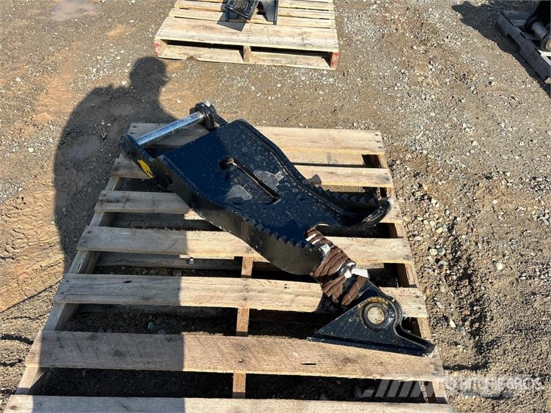 Dynamic Entities 50CL 11 in Excavator Thumb (Unused) Kanalak