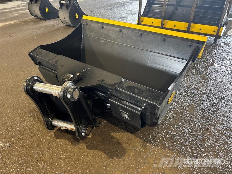 Dynamic Entities 60 in Tilting Excavator Bucket - Fits Cat Godet