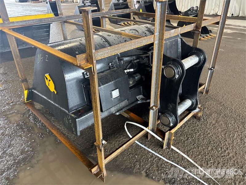 Dynamic Entities 72 in Tilting Excavator Bucket - Fits Cat Godet