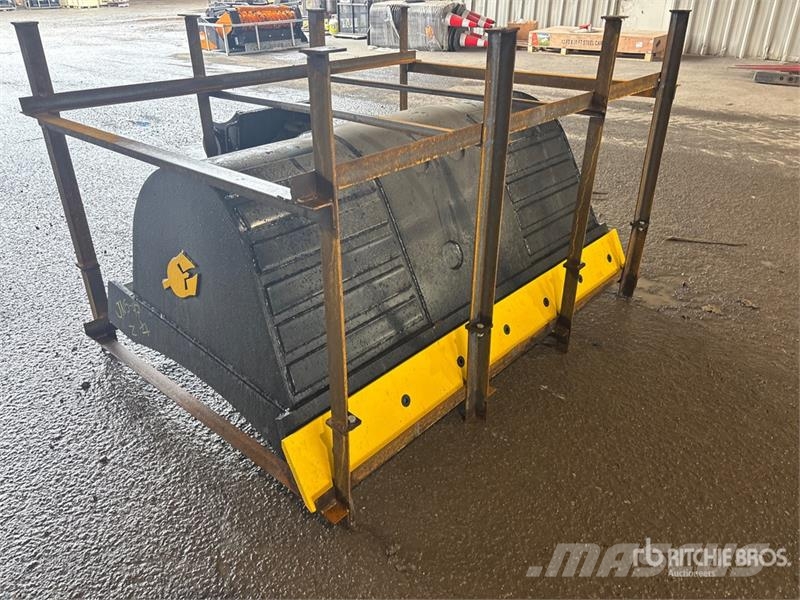 Dynamic Entities 72 in Tilting Excavator Bucket - Fits Cat Godet