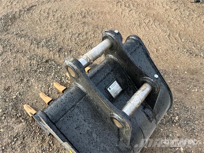 Dynamic Entities 80CL 28 in Excavator Bucket (Unused) Kašike / Korpe