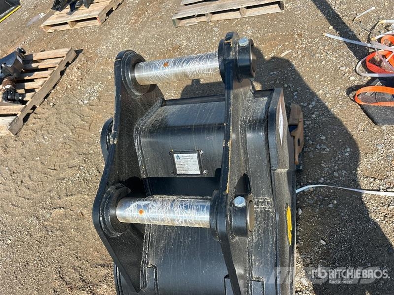 Dynamic Entities 80CL 23 in Q/C Digging Excavator Bucket ( دلاء