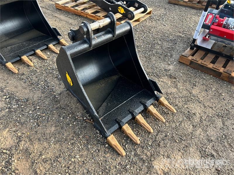 Dynamic Entities 80CL 28 in Q/C Excavator Bucket (Unused) دلاء