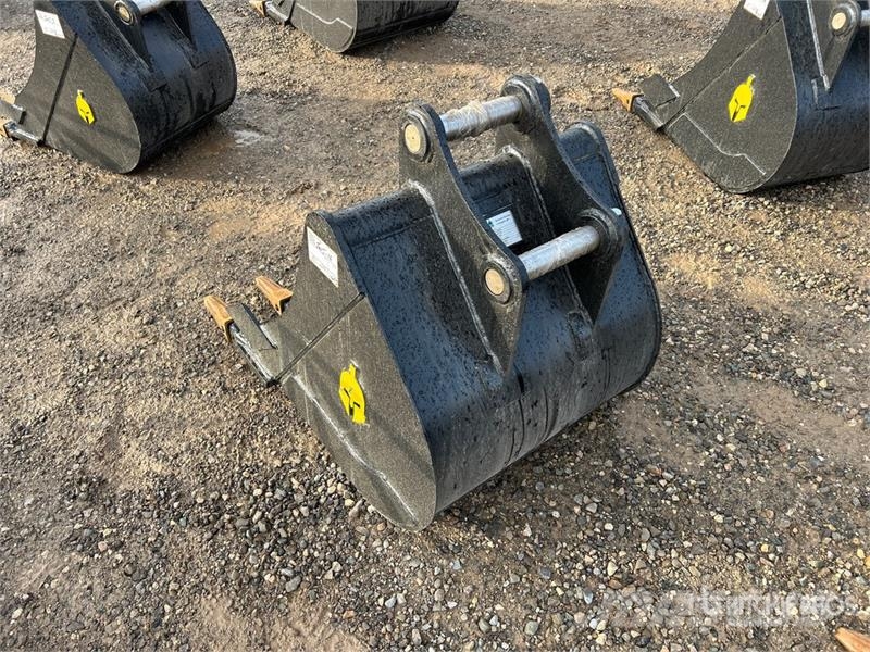 Dynamic Entities 80CL 28 in Q/C Excavator Bucket (Unused) دلاء