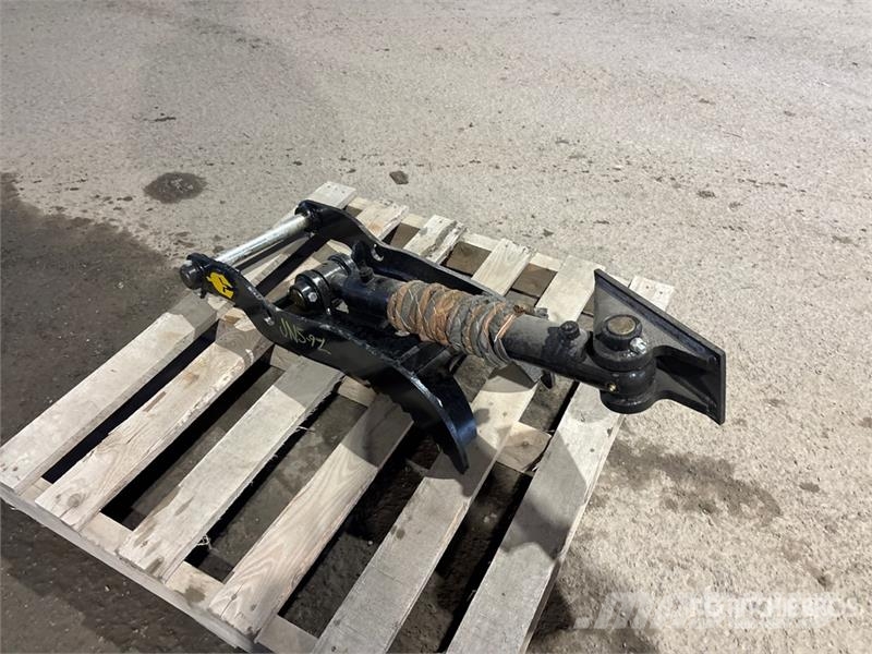 Dynamic Entities Excavator Thumb - Fits Cat 303, 303.5, 30 Bakken