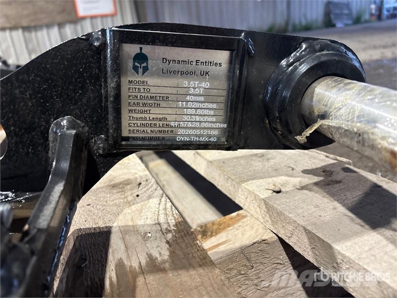 Dynamic Entities Excavator Thumb - Fits Cat 303, 303.5, 30 Bakken