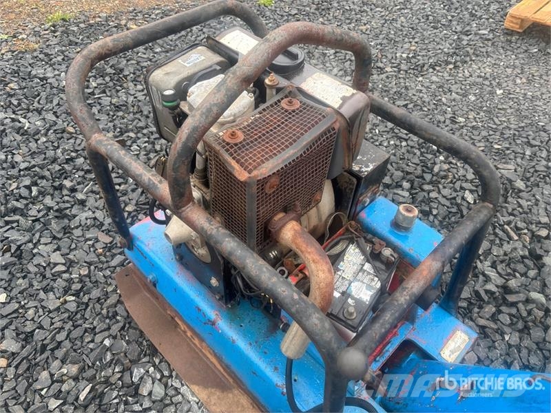 Dynapac Reversible Vibratory Plate Compactor دكاكات أفقية