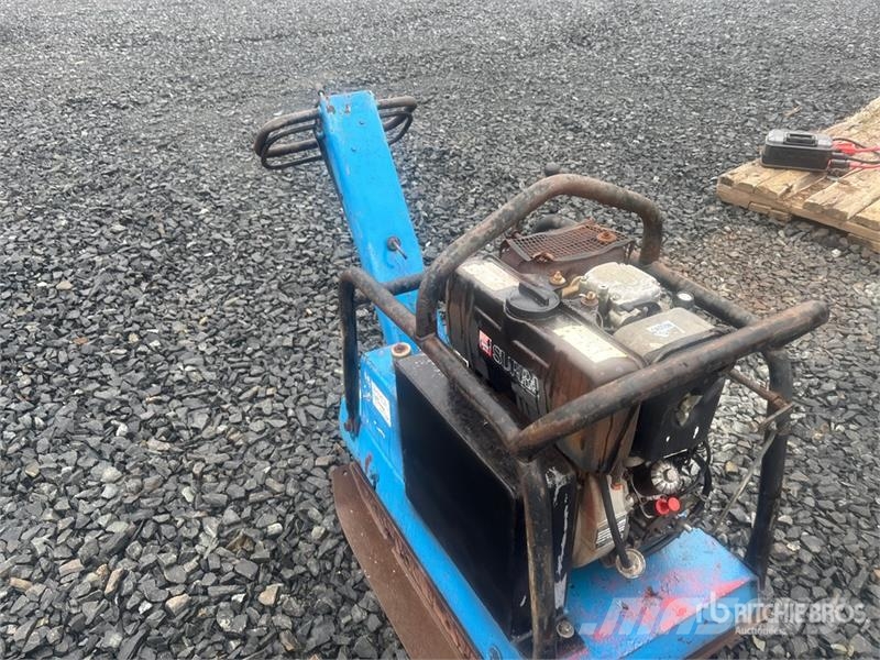 Dynapac Reversible Vibratory Plate Compactor دكاكات أفقية