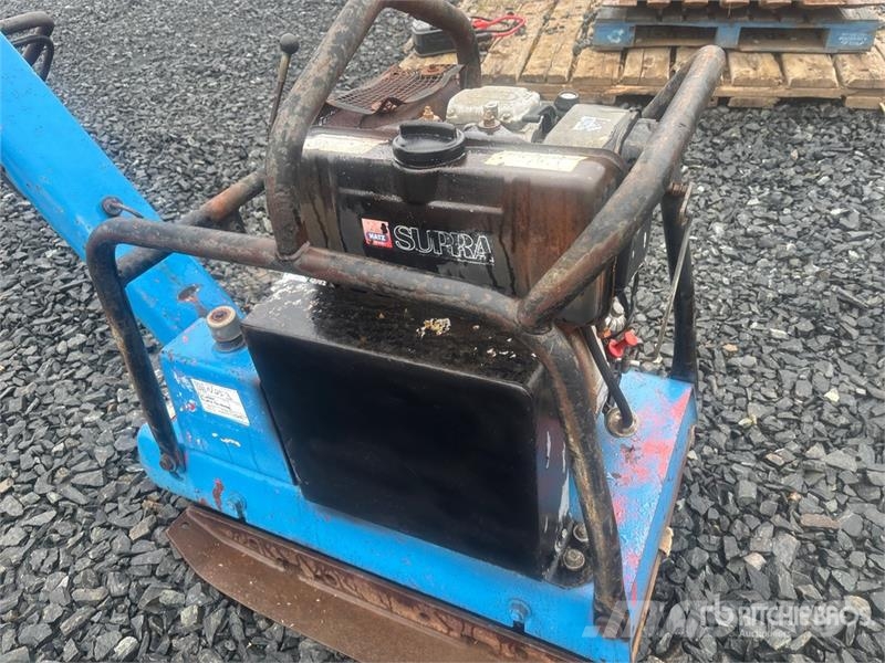 Dynapac Reversible Vibratory Plate Compactor دكاكات أفقية