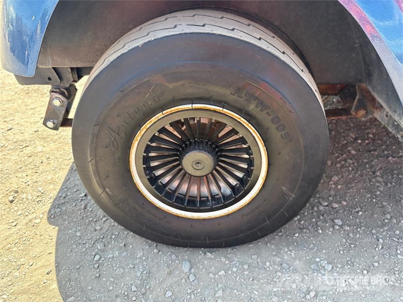 E-Z-GO Electric Golf Cart (Inoperable) Golf carts