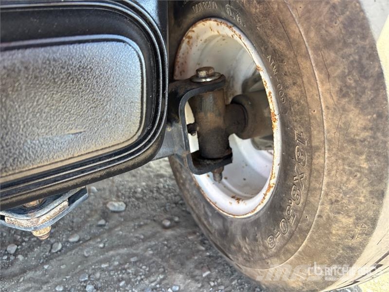 E-Z-GO Electric Golf Cart (Inoperable) Golf carts