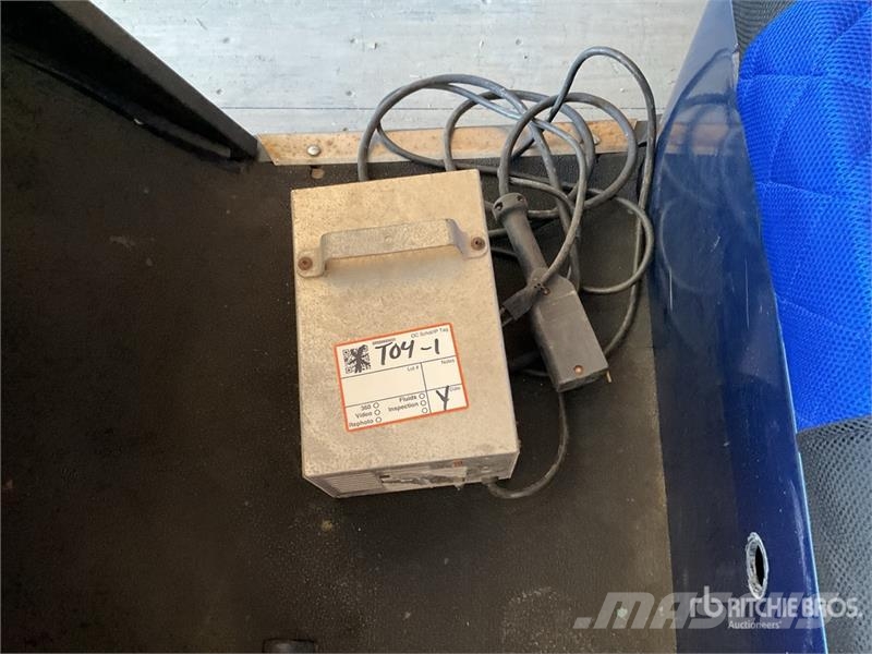 E-Z-GO Electric Golf Cart (Inoperable) Golf carts
