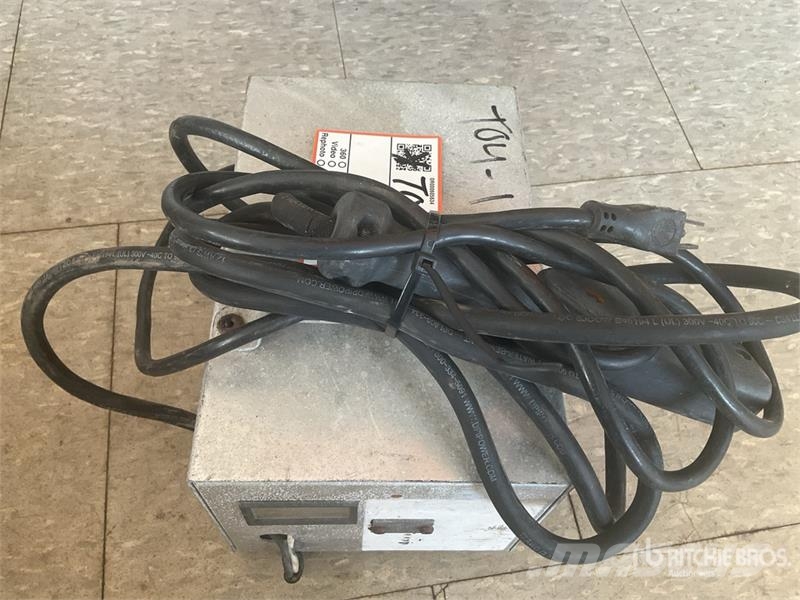 E-Z-GO Electric Golf Cart (Inoperable) Golf carts