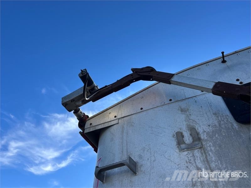 East 26 ft T/A End Dump Trailer Самоскиди