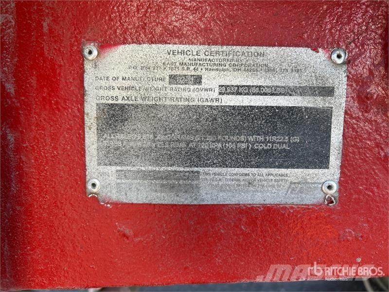 East Mfg 26 ft T/A End Dump Trailer مقطورات قلابة