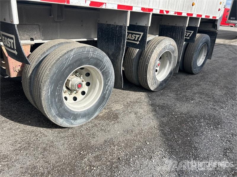 East Mfg 36 ft Tri/A End Dump Trailer مقطورات قلابة