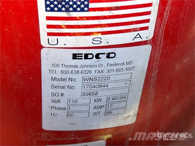 Edco of (2) Edco Vacuum Cleaner Pölynimurit