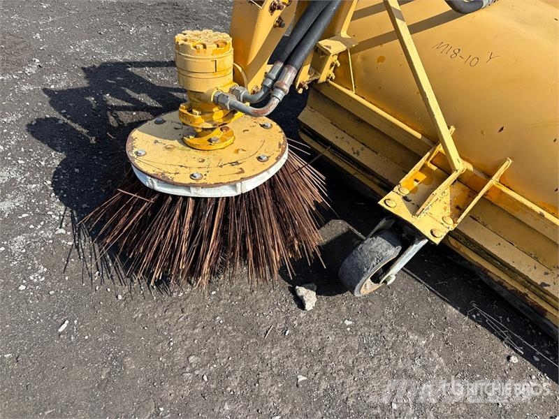 Eddynet RC2407 92 in Skid Steer Broom Süpürgeler