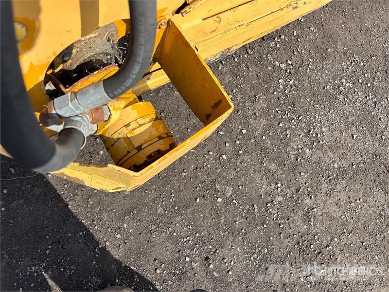 Eddynet RC2407 92 in Skid Steer Broom Süpürgeler