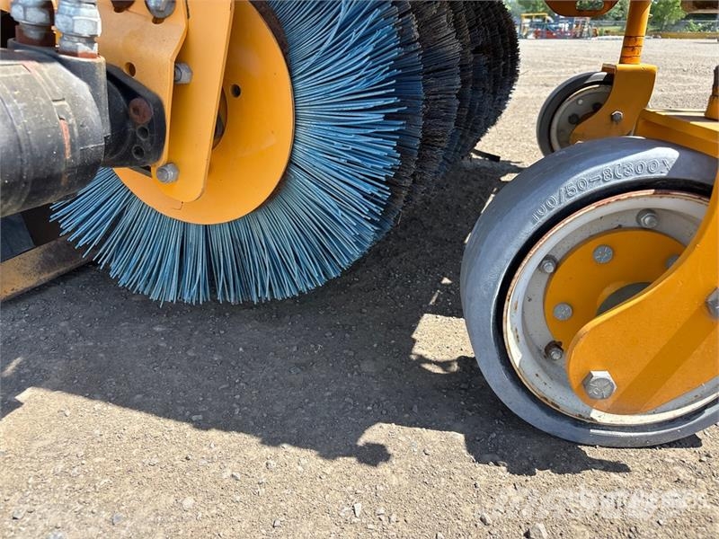 Eddynet RPHB32-04 56 in Broom Attachment Süpürgeler