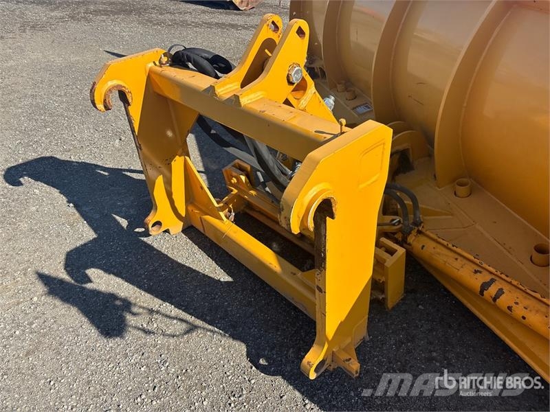 EDF -12-44HD 12 ft Reversing Snow Pusher Snežne daske i plugovi