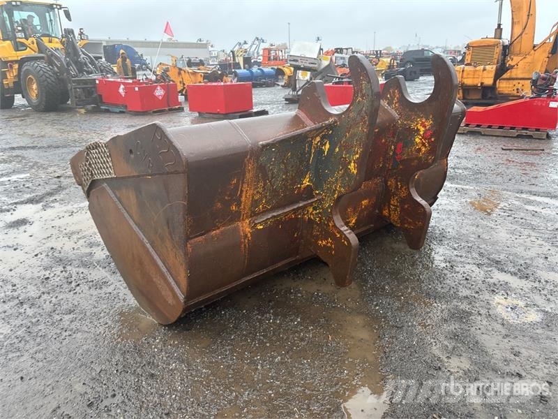 EDF 86 in Q/C Cleanup Excavator Bucket Schaufeln