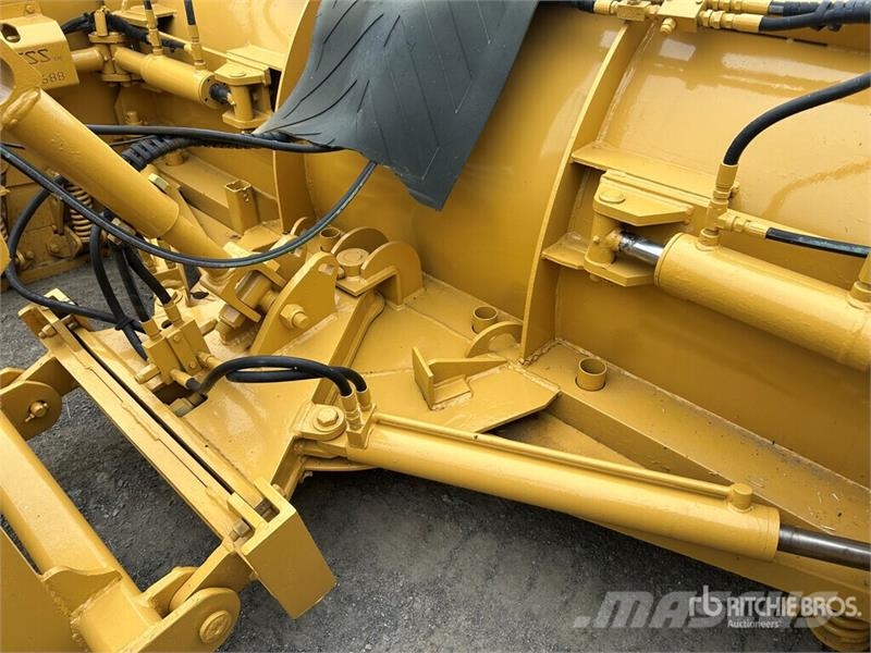  EDF 9 ft Hydraulic Reversing Snow Plow - Fits Whee Snøploger- og skjær