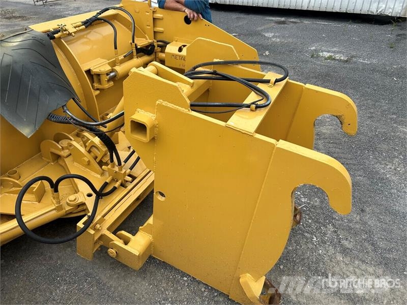  EDF 9 ft Hydraulic Reversing Snow Plow - Fits Whee Snøploger- og skjær