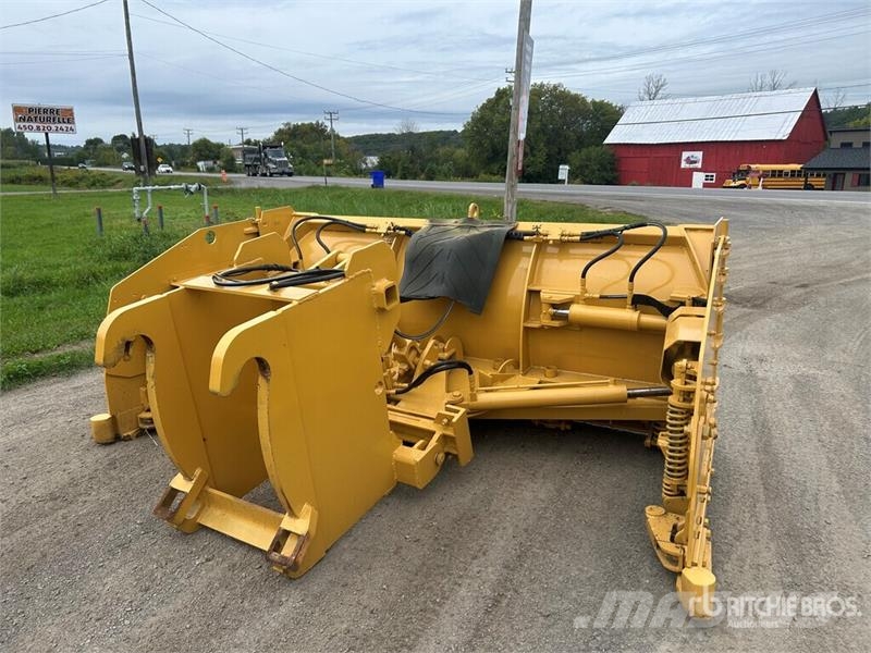  EDF 9 ft Hydraulic Reversing Snow Plow - Fits Whee Snøploger- og skjær