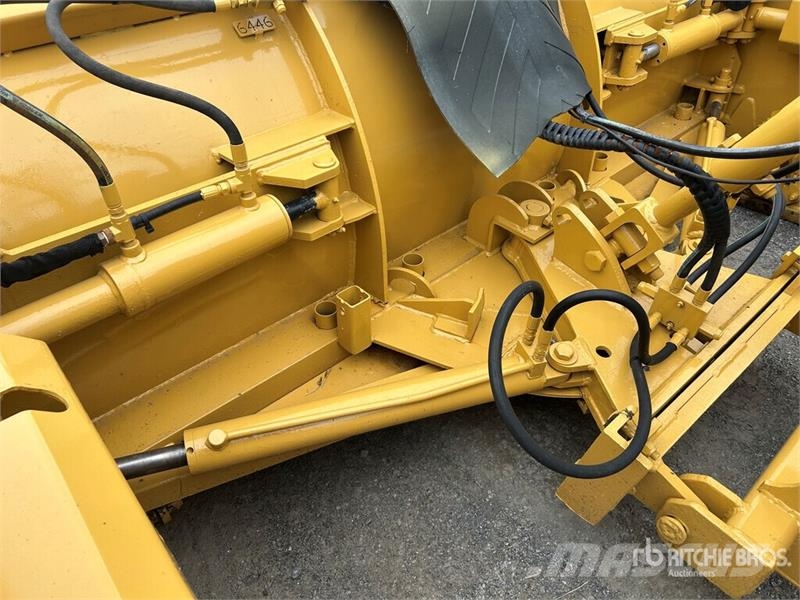  EDF 9 ft Hydraulic Reversing Snow Plow - Fits Whee Snøploger- og skjær