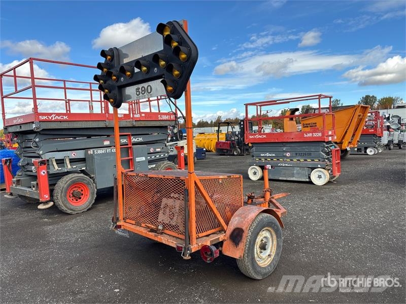 EL300AR Arrow Board Andere