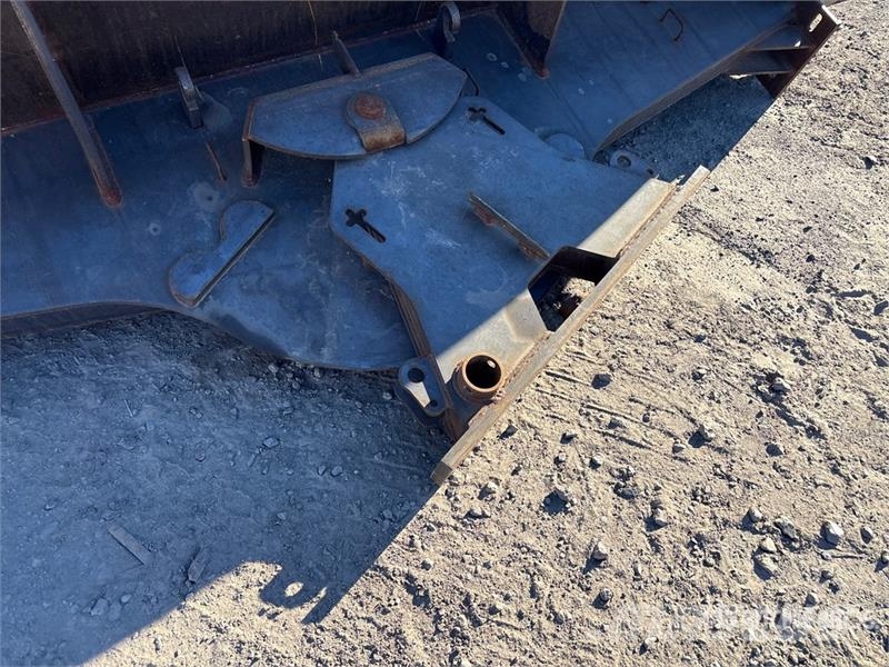  ELP 12 ft 1 Way Reversible Conical Snow Plow Снігоочищувальні ножі та плуги