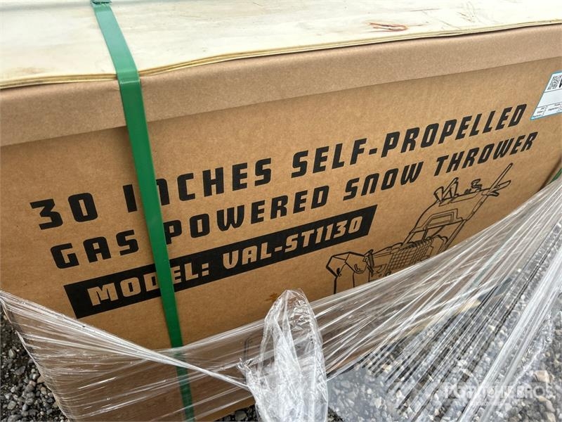 EMC VAL-ST1130 30 in Tracked Snow Blower (Unused) Sneeuwblazers