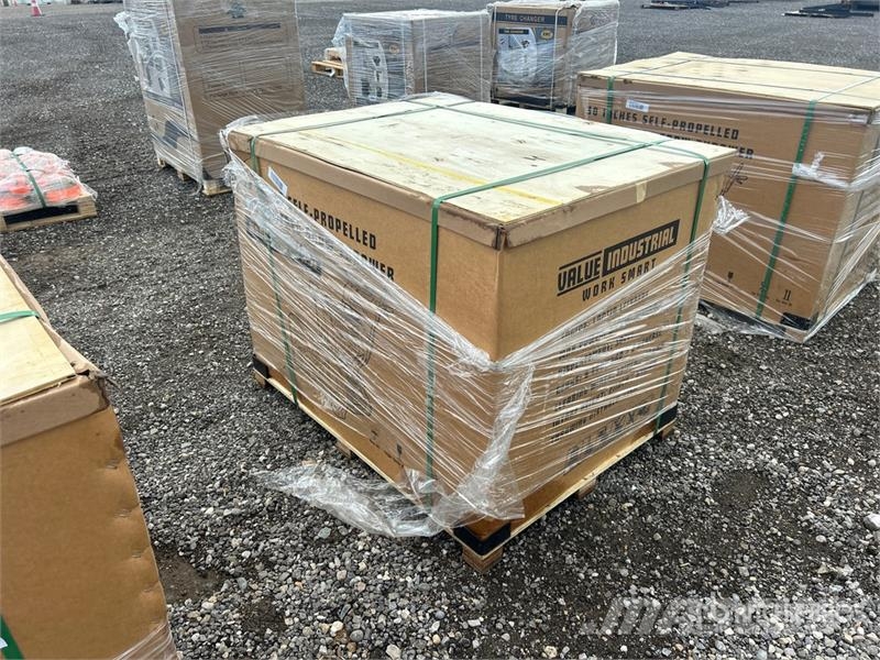 EMC VAL-ST1130 30 in Tracked Snow Blower (Unused) Sneeuwblazers