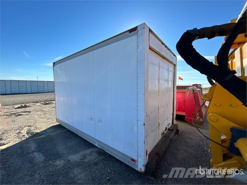  Enclosed Cargo Box 14 x 8 x 8. ماكينات زراعية - غير ذلك