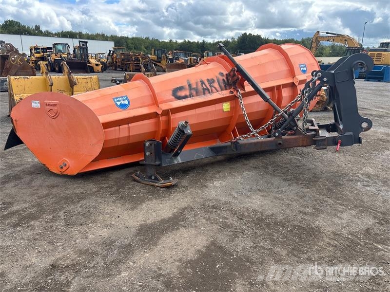 Everest 12 ft 1 Way Snow Plow حراثات ونصول الجليد