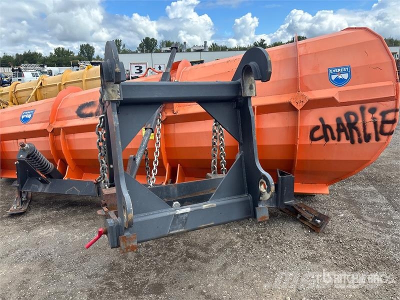 Everest 12 ft 1 Way Snow Plow حراثات ونصول الجليد