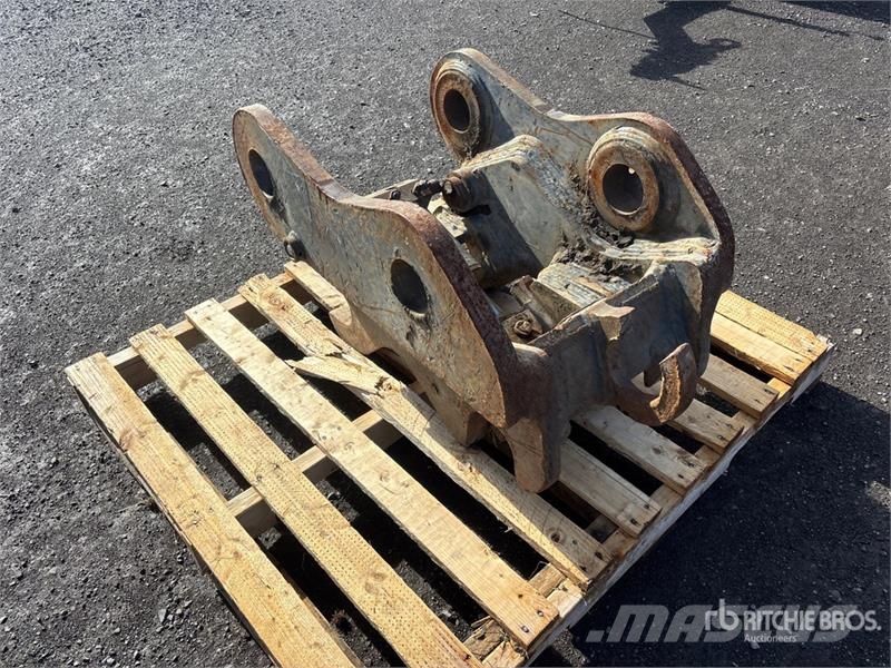 Excavator Coupler - Fits John Deere 240D Brze spojke