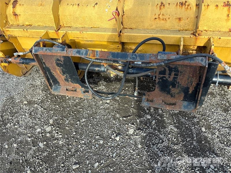 Extendable 7-13 ft Snow Pusher - Fits Skid steer Снежные отвалы и плуги