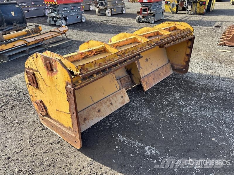 Extendable 7-13 ft Snow Pusher - Fits Skid steer Снежные отвалы и плуги
