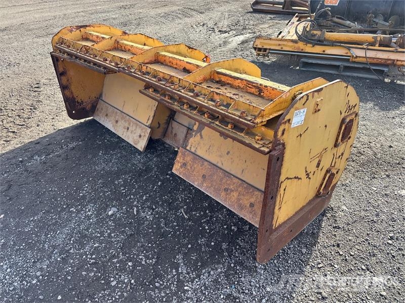 Extendable 7-13 ft Snow Pusher - Fits Skid steer Снежные отвалы и плуги