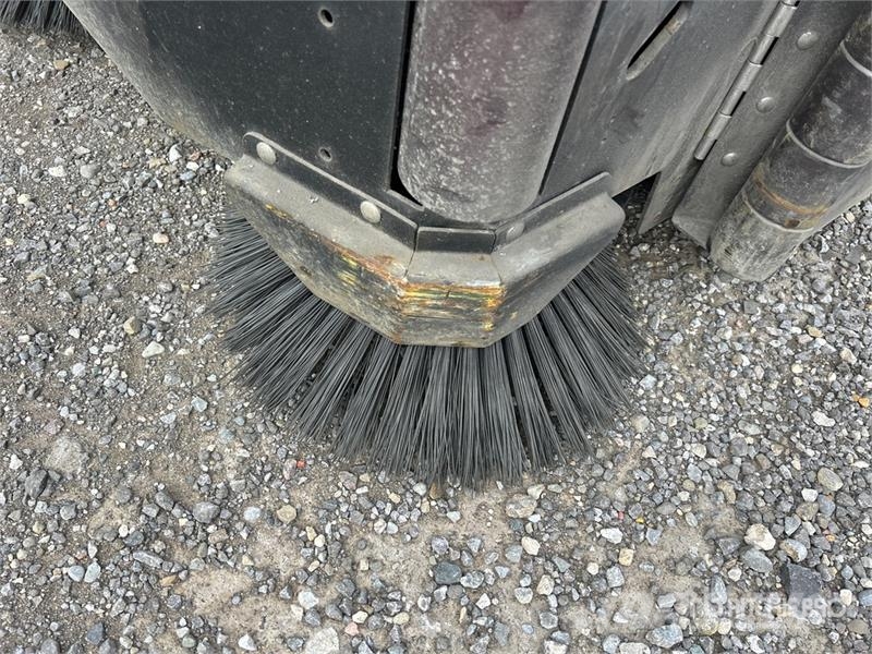Factory Cat XR Ride-On Electric Floor Sweeper Other vegetable equipment