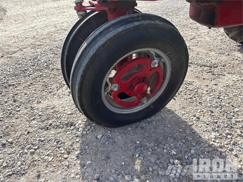 Farmall M 2WD Narrow Front Row Crop Antique Tractor Tractors