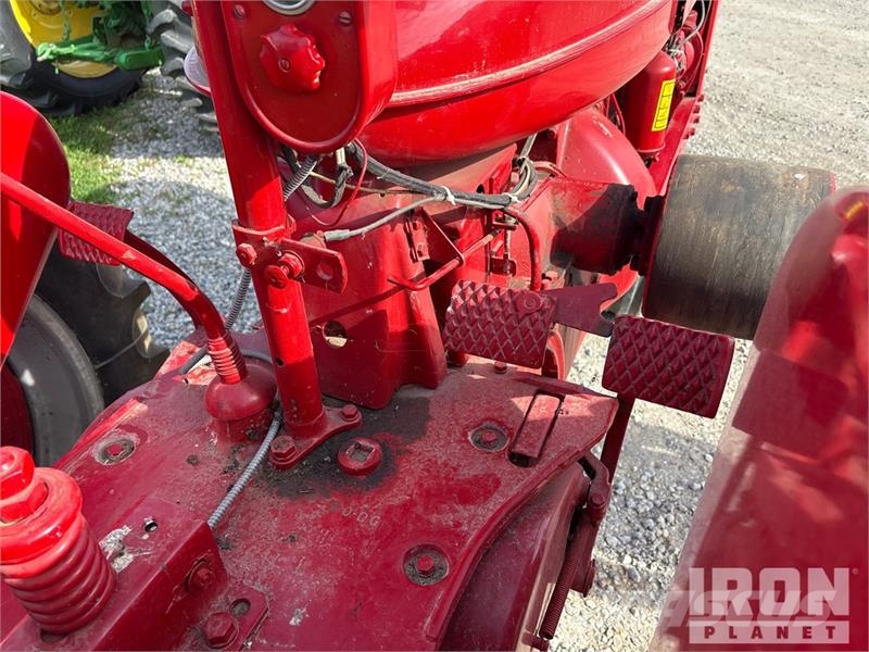 Farmall M 2WD Narrow Front Row Crop Antique Tractor Tractors