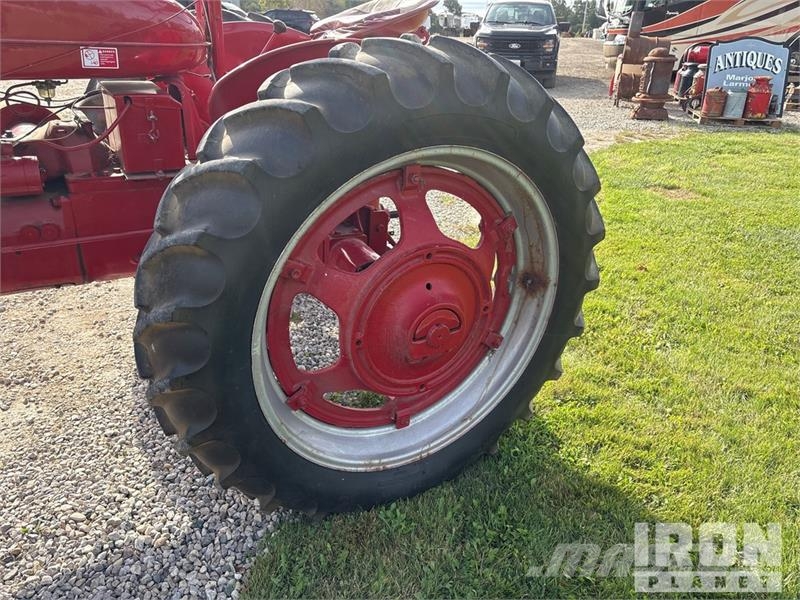 Farmall M 2WD Narrow Front Row Crop Antique Tractor Tractors
