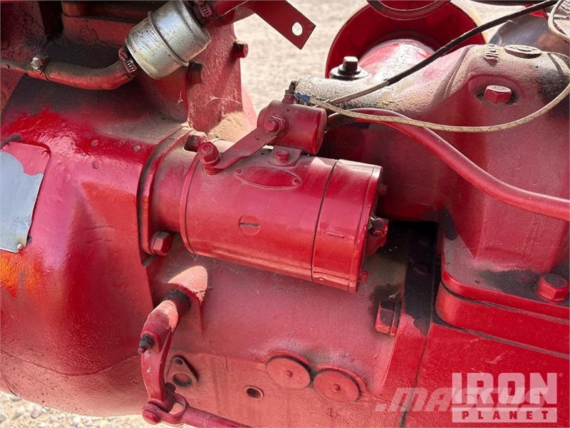 Farmall M 2WD Narrow Front Row Crop Antique Tractor Tractors