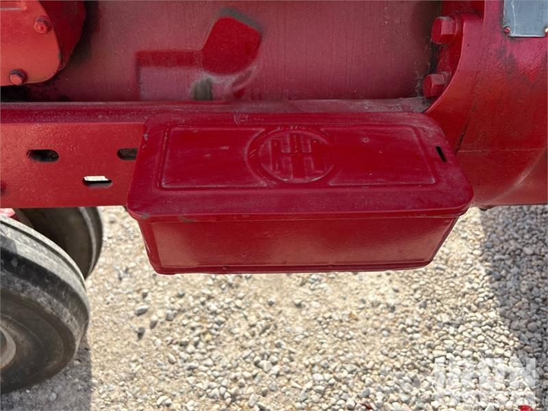 Farmall M 2WD Narrow Front Row Crop Antique Tractor Tractors