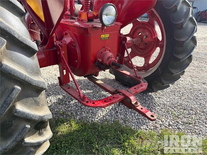 Farmall M 2WD Narrow Front Row Crop Antique Tractor Tractors